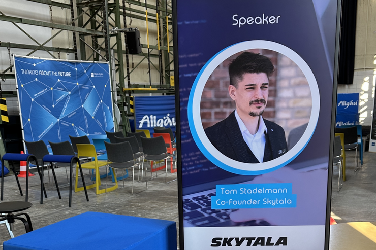 Eingangsbereich des Entwickler-Meetup Allgäu #4 mit der Vorstellung des Speakers